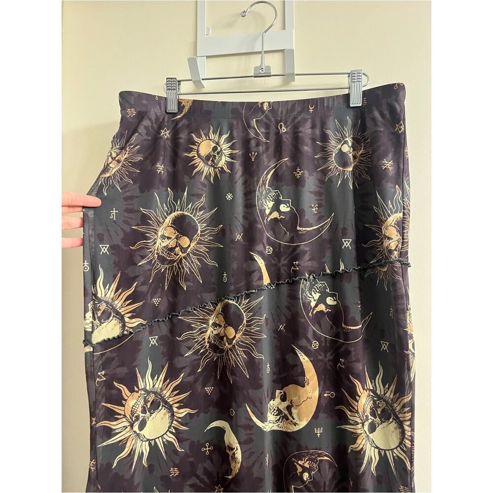 Cosmic Aura Hot Topic Celestial Skull Midi Skirt XL - Picture 3 of 8